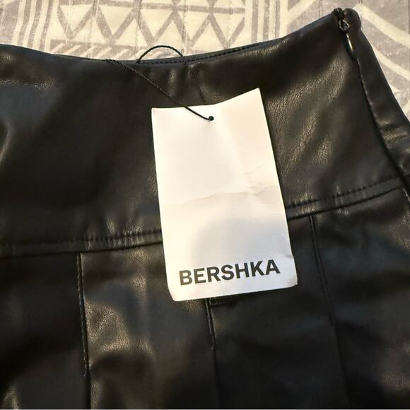 Bershka Black Faux Leather Skater Skirt - Picture 3 of 5